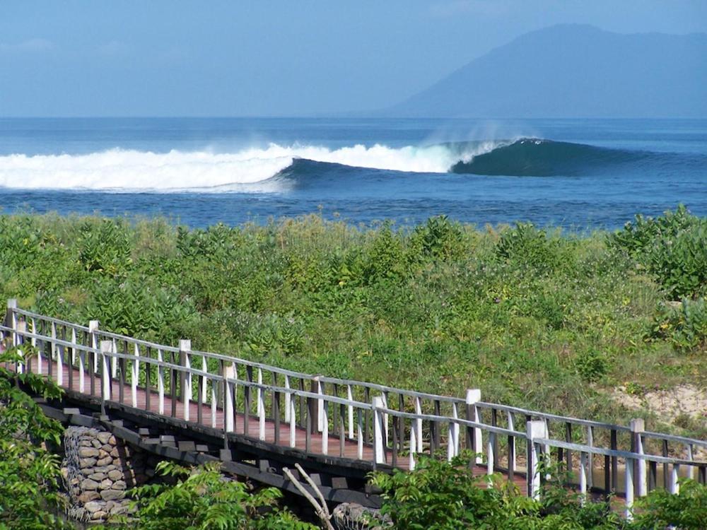 Lakey Beach Inn Hotel Huu エクステリア 写真